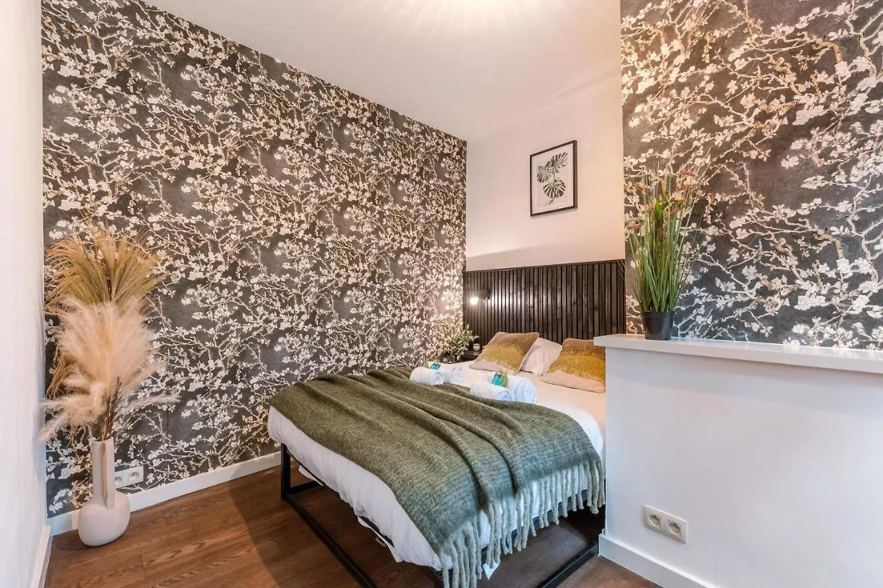 Authentic Apartment In The Heart Of Antverpy